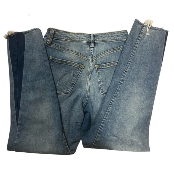 Universal Thread - Picture 2 of 3